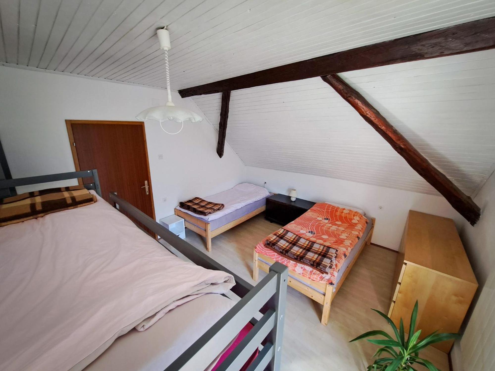 Apartamento Hikers Hut Hisar Podbrdo Exterior foto