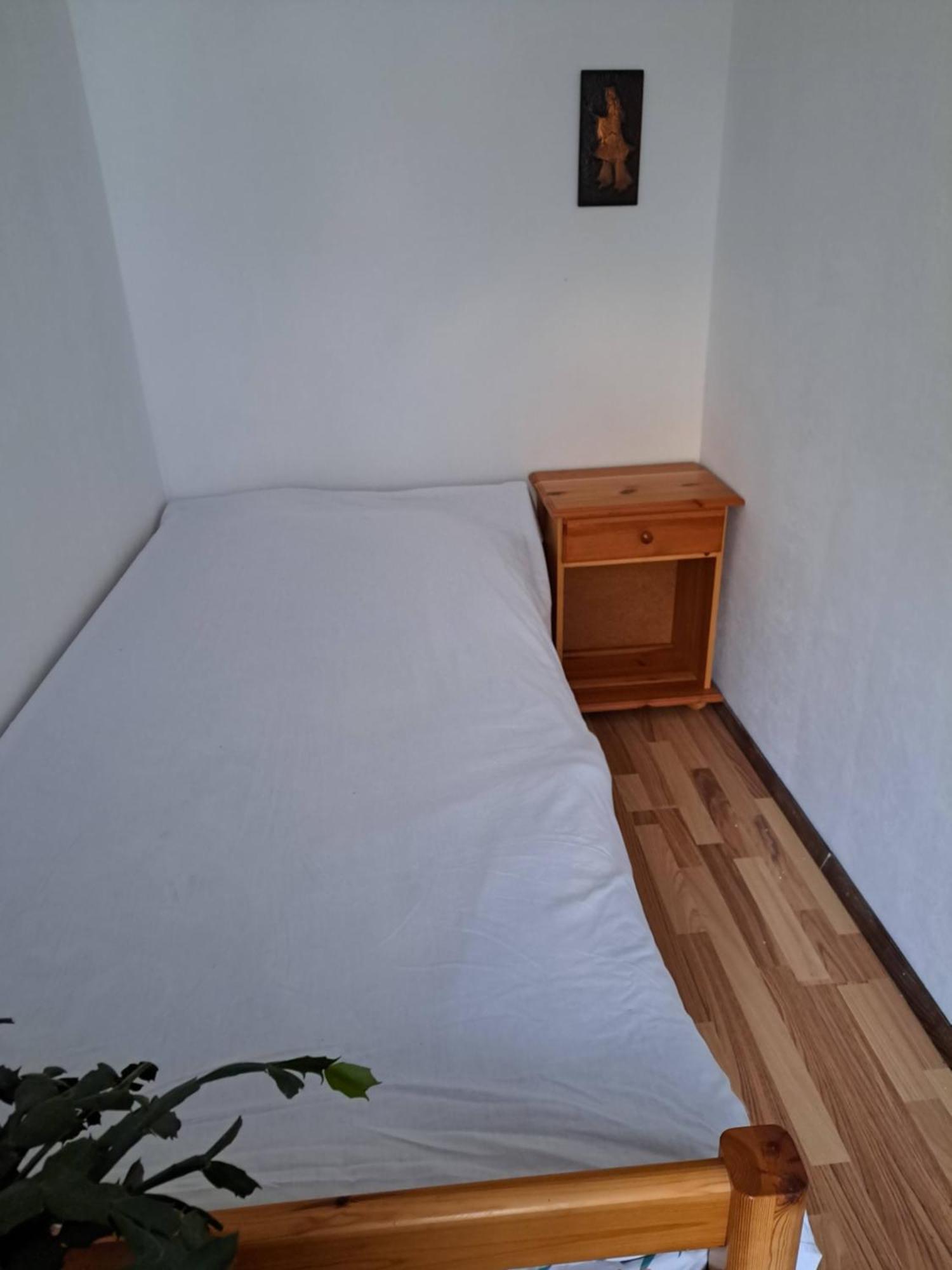 Apartamento Hikers Hut Hisar Podbrdo Exterior foto